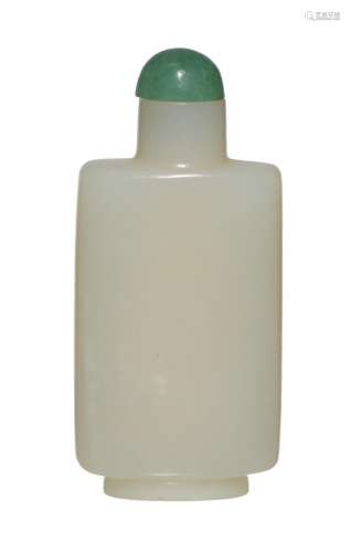 Chinese White Jade Snuff Bottle, 18-19th Century十八/十九世紀 白玉方煙壺