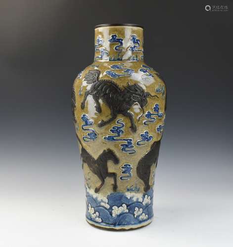 Large Chinese Ge Glazed B & W Vase