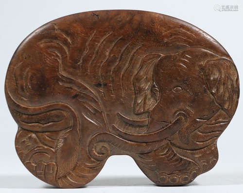 A YING WOOD CARVED ELEPHANT SHAPED BOX