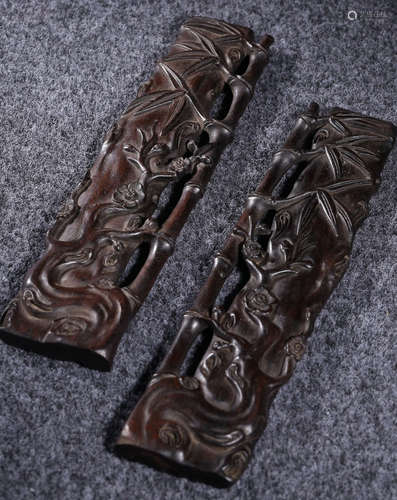 PAIR OF XIAOYE ZITAN WOOD CARVED PAPERWEIGHT