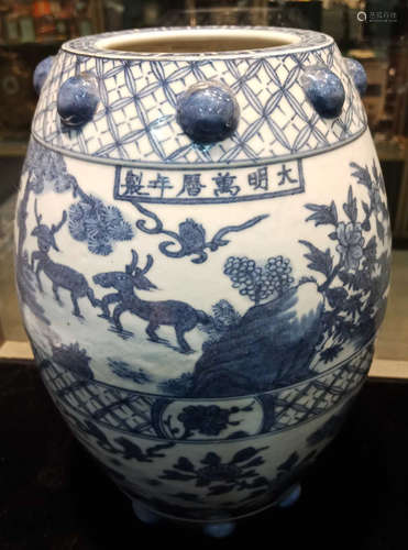 A BLUE&WHITE GLAZE LANDSCAPE PATTERN VASE