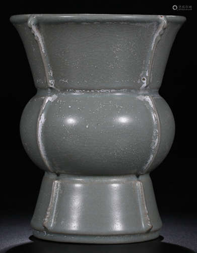 A RUYAO GLAZE VASE