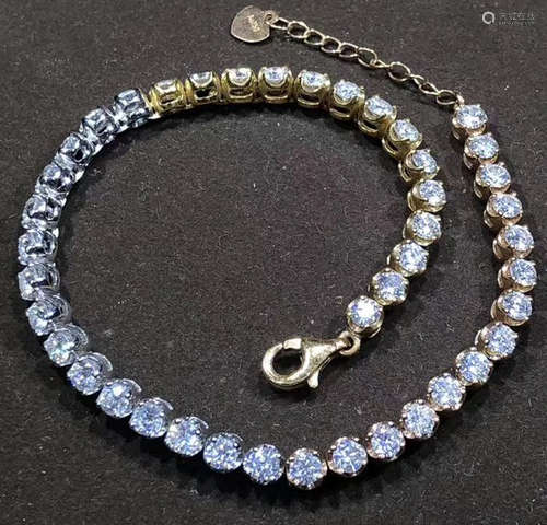 A 18K GOLD&MOISSANITE BRACELET