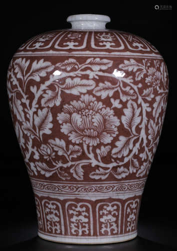 AN UNDERGLAZE RED MEI VASE