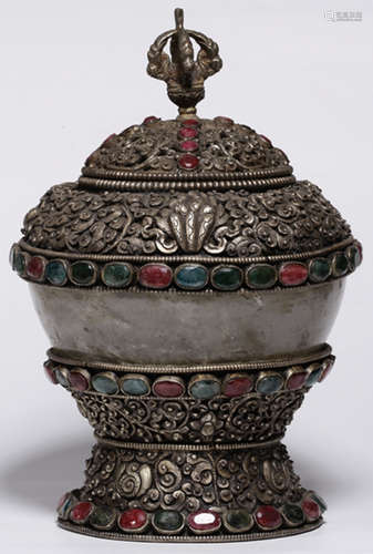 A NEPAL SILVER SARIRA BOX WITH GEM&CRYSTAL