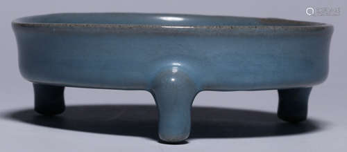 A RUYAO GLAZE TRIPOD CENSER