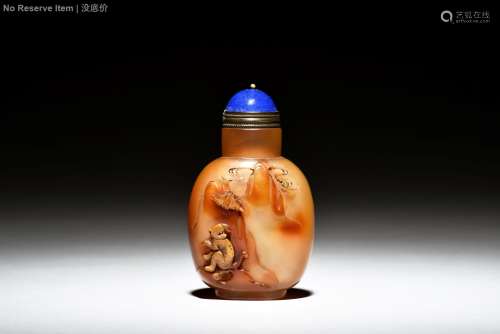 AGATE CARVED 'MONKEY' SNUFF BOTTLE