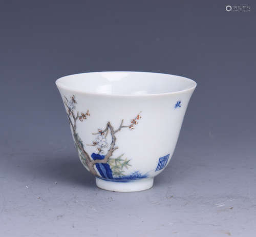 BLUE AND WHITE FAMILLE ROSE 'FLOWERS' TEA CUP