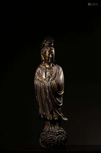 PARCEL GILT WOOD LACQUERED 'GUANYIN' STANDING FIGURE