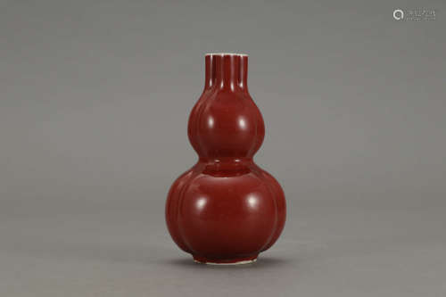 A CHINESE RED THREE HOLES PORCELAIN GOURD-SHAPED VASE