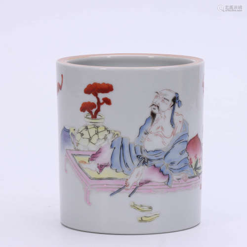 A CHINESE FAMILLE ROSE FIGURE PAINTED PORCELAIN BRUSH POT