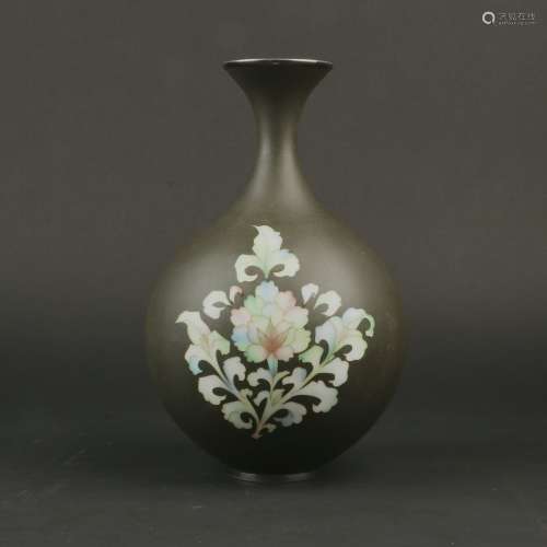 A Pear Shaped Porcelain Vase
