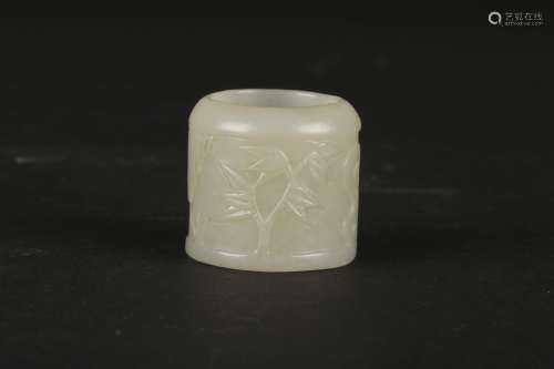 A Carved Jade Archer'S Ring