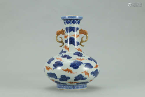 A Chinese Blue and White Floral Porcelain Double Ears Vase