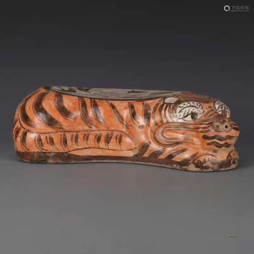 A Chinese Cizhou Kiln Porcelain Tiger Pillow