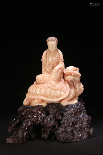 A Chinese Shoushan Ross Quartz Carved Guanyin Ornament