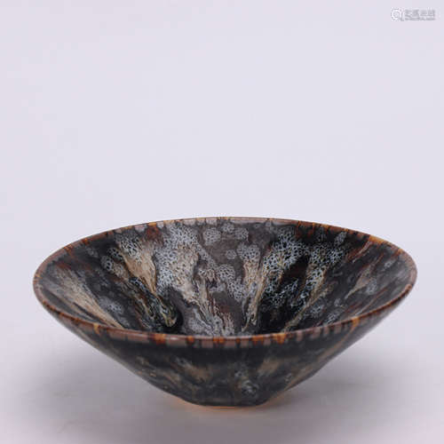A Chinese Jizhou Kiln Porcelain Cup