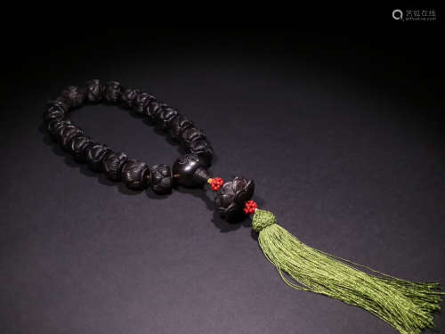 A Chinese Eaglewood Beads Hand String