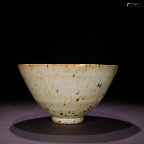 A Chinese Porcelain Tea Bowl