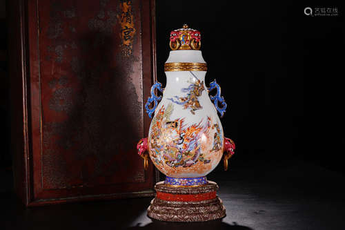 A Chinese Enamel Gild Painted Porcelain Zun