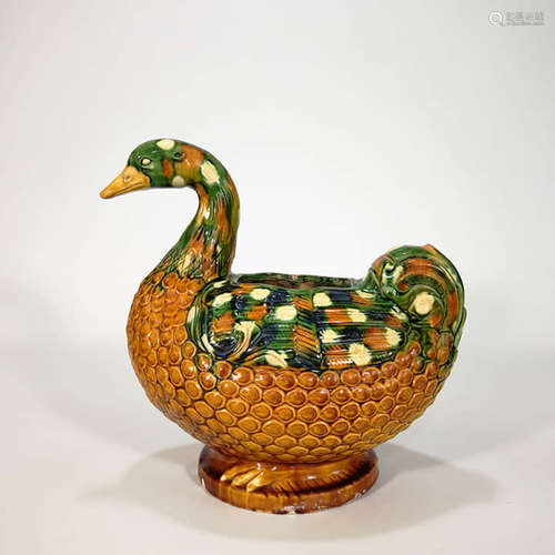 A Chinese Tang tri-colored Porcelain Duck Ornament