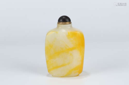 A Chinese Hetian Jade Snuff Bottle