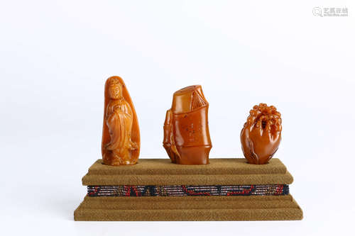 A Set of Chinese Carved Tianhuang Stone Beast Handle Seals