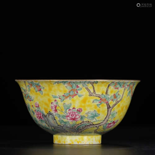A Chinese Famille Rose Yellow Glazed Floral Porcelain Bowl