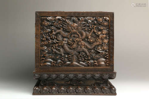 A Chinese Carved Lobular Red Sandalwood Box with Cover