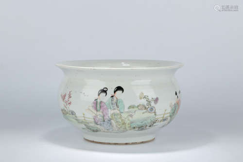 A Chinese Light Colorful Porcelain Flowerpot