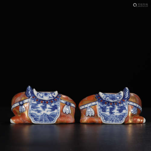 A Pair of Chinese Blue and White Famille Rose Gild Carved Porcelain candlestick