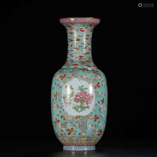 A Chinese Green Famille Rose Gild Painted Porcelain Vase