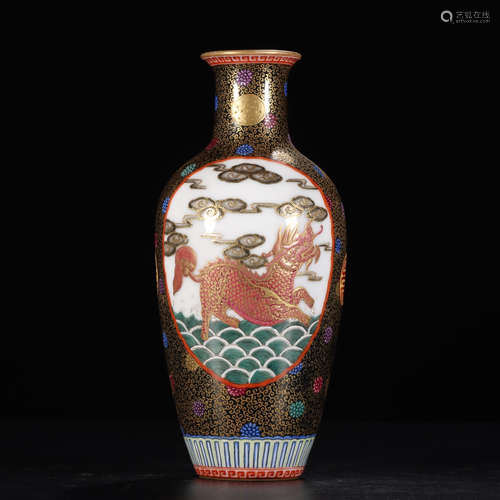 A Chinese Famille Rose Gild Floral Porcelain Vase