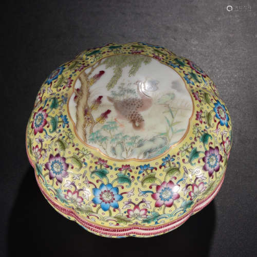 A Chinese Famille Rose Gild Floral Porcelain Seal Box