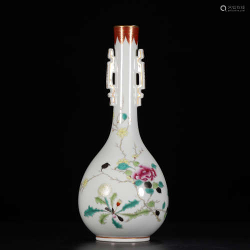 A Chinese Famille Rose Iron Red Gild Floral Porcelain Vase