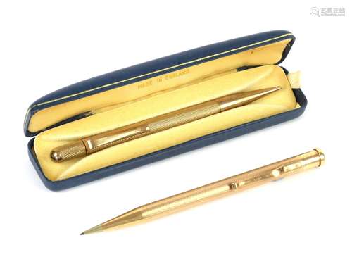 Two Yard-O-Led 9 ct gold mechanical pencils, one boxed, together with a Parker '105' fountain pen