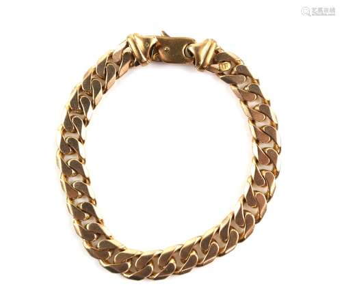 Flat curb link gold bracelet, links measuring 9mm in width, with parrot clasp, in 9 ct yellow