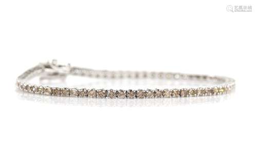 Contemporary diamond bracelet, set with round brilliant cut diamonds, estimated total diamond weight