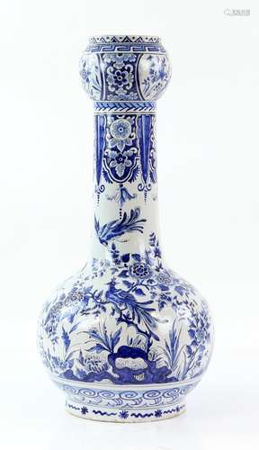 De Drie Klokken Dutch Delft double-gourd vase, 18th century, underglaze blue with chinoiserie