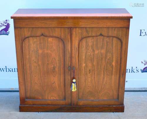 19th century rosewood cabinet with two cupboard doors on plinth base, 90 x 100 x 36cm 100cm w x 90