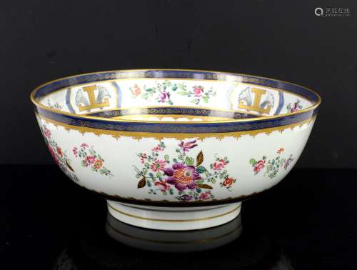 19th century English porcelain, possibly Worcester bowl decorated in the Chinese manner with flowers
