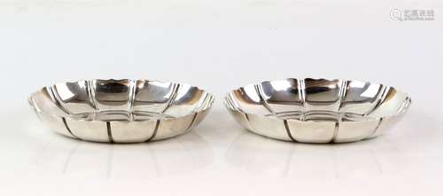 Modern Irish silver pair of pin dishes, the pain circular dishes with fluted sides, by William