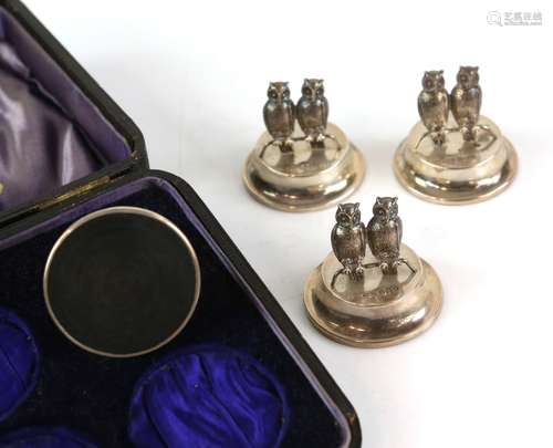 Edward VII set of four silver menu holders, by Levi & Salaman, Birmingham 1906, each modelled as two