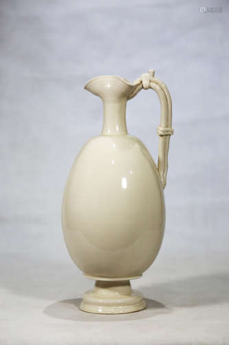 Chinese Chinese ding kiln porcelain pot