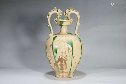 Chinese Chinese tricolor porcelain bottle