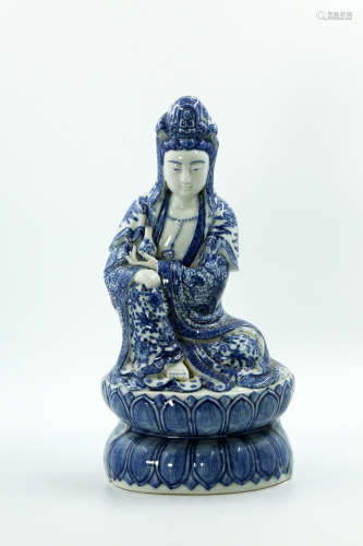 Chinese Chinese middle Qing Dynasty blue and white porcelain Guanyin