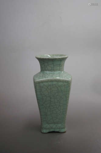 Chinese Chinese guan kiln square porcelain bottle