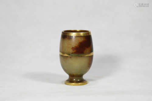 Chinese Chinese jade cup with gold painted