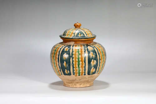 Chinese Chinese Tang San Cai porcelain cover jar
