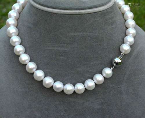 Très important collier perles de culture naturelles diamètre 13-13,5 mm au lustre [...]